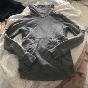 Lululemon turtleneck sweatshirt. Great condition!